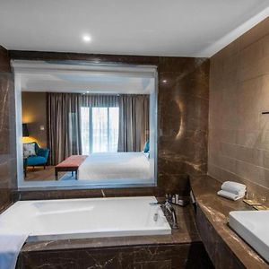 One Bedroom Suite Select Club Access